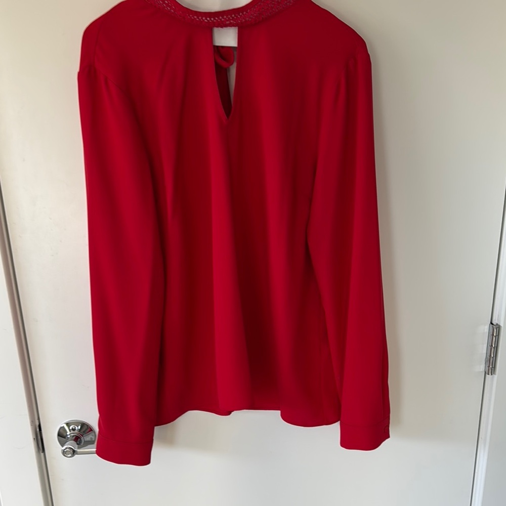 [41 Hawthorn] red tie-back top